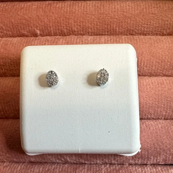 NEW - 0.10 CTW Natural Diamond Oval Stud Earrings